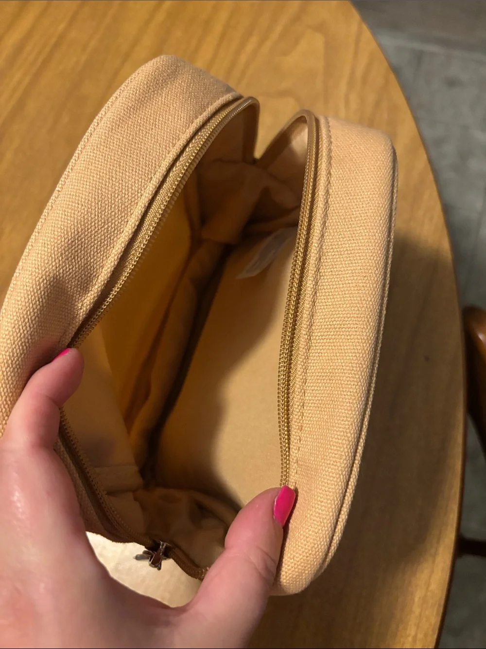 NWOT Kiehl's Glossy Neutral Tan Travel Pouch Cosmetic Case